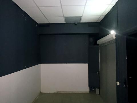 комерційна за адресою Левка Лук'яненка вул. (Маршала Тимошенка), 13-А