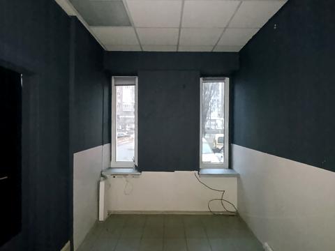 комерційна за адресою Левка Лук'яненка вул. (Маршала Тимошенка), 13-А