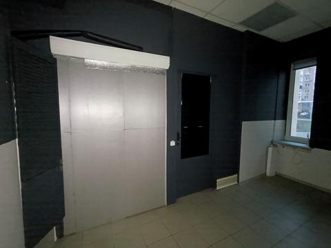 комерційна за адресою Левка Лук'яненка вул. (Маршала Тимошенка), 13-А