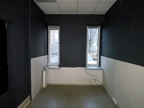 комерційна за адресою Левка Лук'яненка вул. (Маршала Тимошенка), 13-А