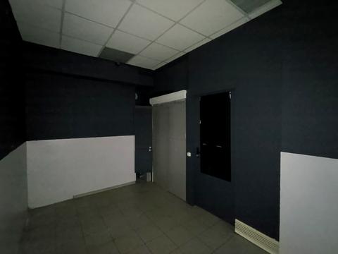 комерційна за адресою Левка Лук'яненка вул. (Маршала Тимошенка), 13-А