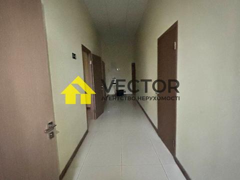 комерційна за адресою Першотравневий пров., 18а