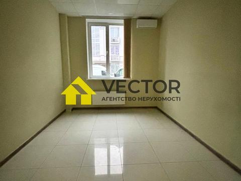 комерційна за адресою Першотравневий пров., 18а