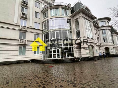 комерційна за адресою Першотравневий пров., 18а