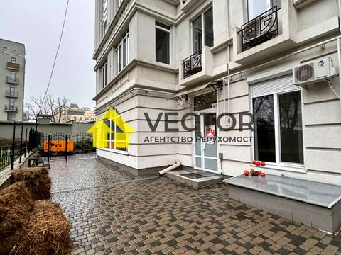 комерційна за адресою Першотравневий пров., 18а