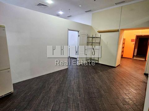 комерційна за адресою Авіаконструктора Антонова вул., 3