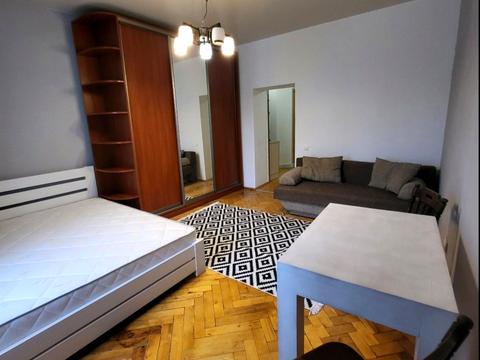 квартира за адресою Миколи Зерова вул., 14