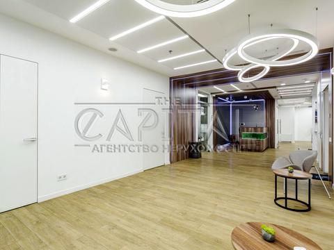 комерційна за адресою Грушевского Михаила, 1