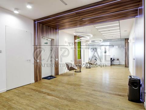 комерційна за адресою Грушевского Михаила, 1