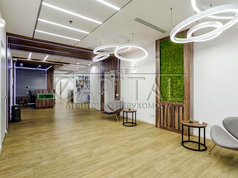 комерційна за адресою Грушевского Михаила, 1