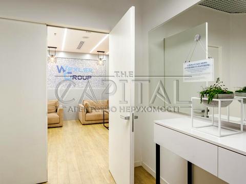 комерційна за адресою Грушевского Михаила, 1