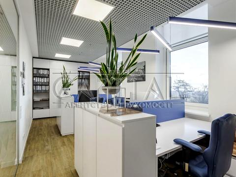 комерційна за адресою Грушевского Михаила, 1