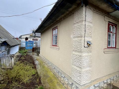 будинок за адресою Лугова