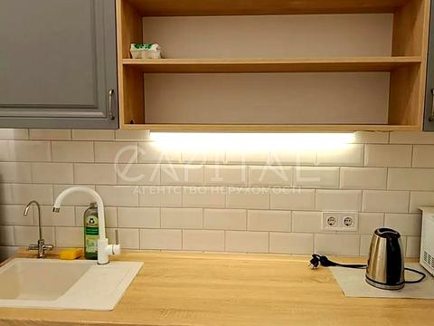 комерційна за адресою Велика Васильківська вул. (Червоноармійська), 23 а