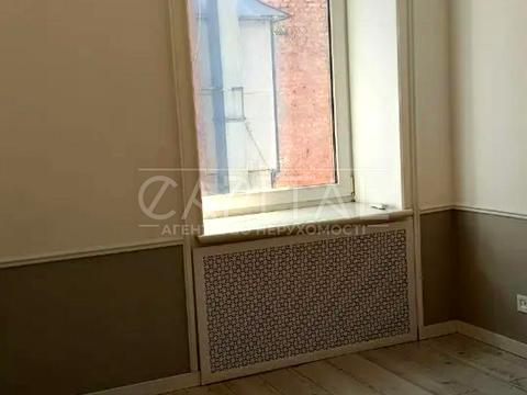 комерційна за адресою Велика Васильківська вул. (Червоноармійська), 23 а