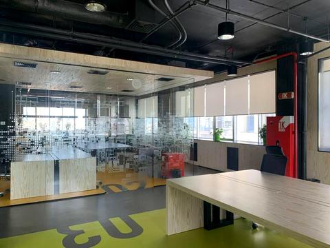 комерційна за адресою Вацлава Гавела бульв. (Івана Лепсе), 1/28