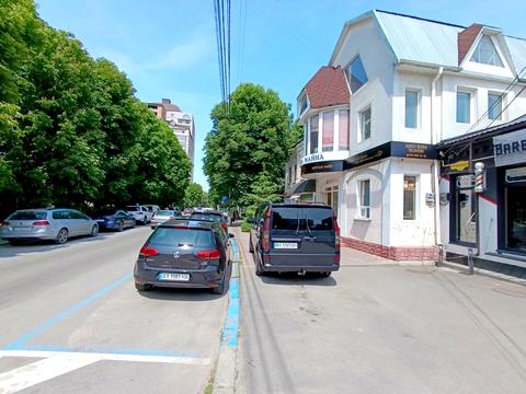 комерційна за адресою Грушевського вул., 57