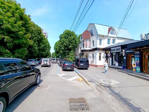 комерційна за адресою Грушевського вул., 57