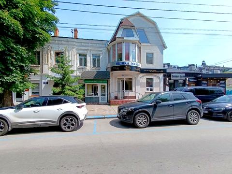 комерційна за адресою Грушевського вул., 57