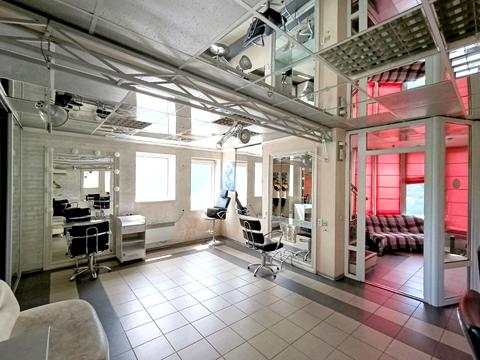 комерційна за адресою Грушевського вул., 57