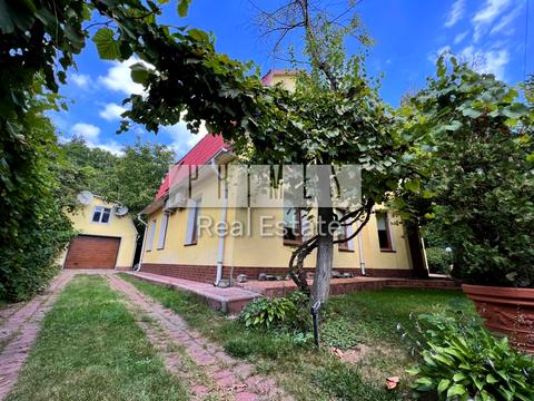 будинок за адресою Добровольчих Батальйонів вул. (Панфіловців)