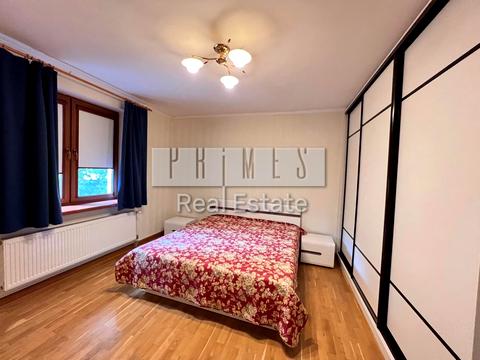 будинок за адресою Добровольчих Батальйонів вул. (Панфіловців)