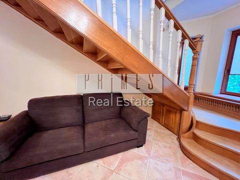 будинок за адресою Добровольчих Батальйонів вул. (Панфіловців)