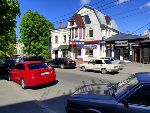 комерційна за адресою Грушевського вул., 57