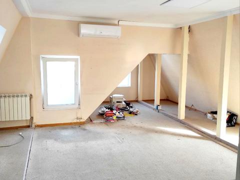 комерційна за адресою Грушевського вул., 57