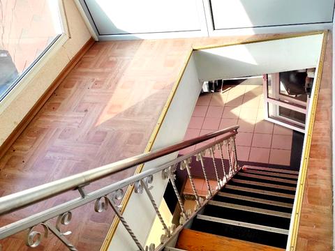 комерційна за адресою Грушевського вул., 57