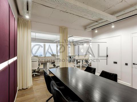 комерційна за адресою Кловский спуск, 1