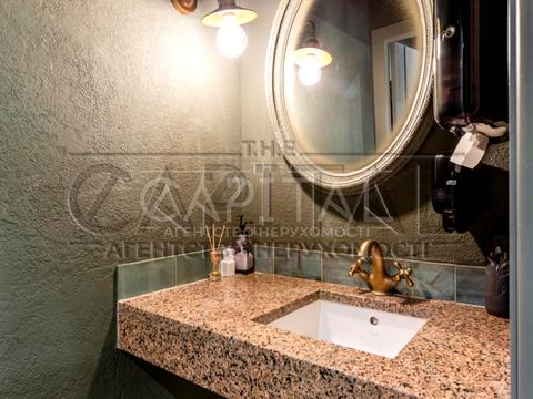 комерційна за адресою Софіївська вул., 12