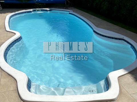 будинок за адресою Жовтнева вул.