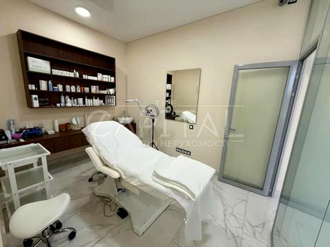 комерційна за адресою Русанівська набережна вул., 8