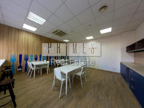 комерційна за адресою Польова вул., 24