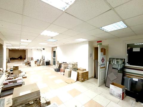 комерційна за адресою Свободи вул., 19