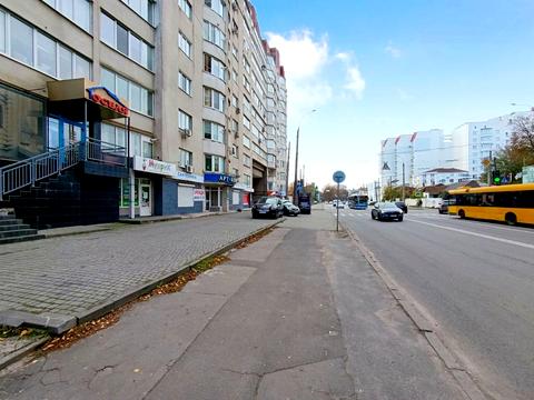 комерційна за адресою Свободи вул., 19