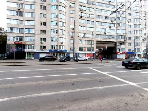 комерційна за адресою Свободи вул., 19