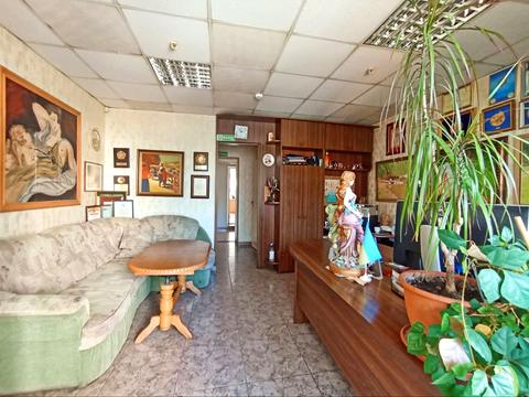 комерційна за адресою Свободи вул., 19