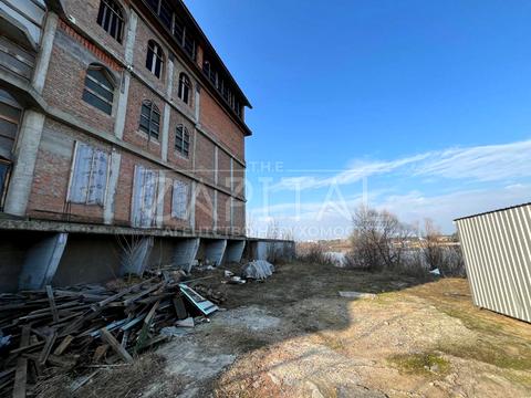 комерційна за адресою Київська, 1