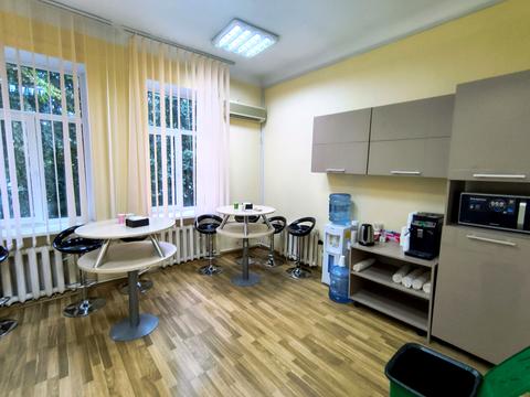 комерційна за адресою Лютеранська вул., 13