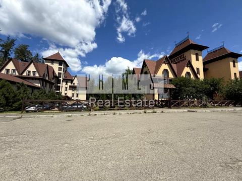 комерційна за адресою Берестейське шосе (Брест-Литовське), 8а