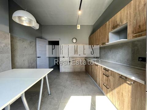 комерційна за адресою вул. Василя Тютюнника, 28а