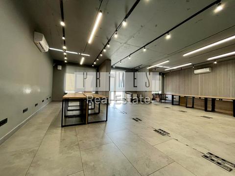 комерційна за адресою вул. Василя Тютюнника, 28а