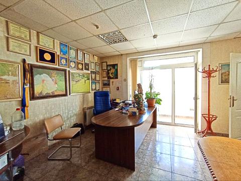 комерційна за адресою Свободи вул., 19