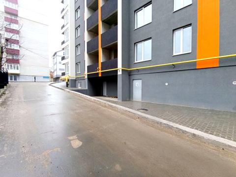 комерційна за адресою Інститутська вул., 6/1А