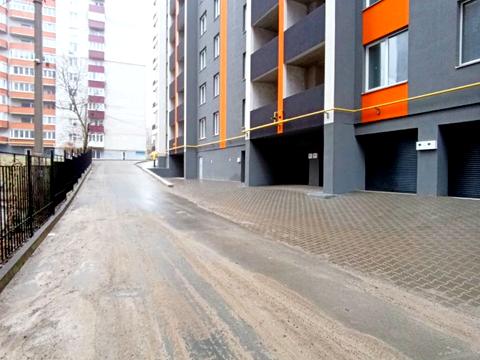 комерційна за адресою Інститутська вул., 6/1А