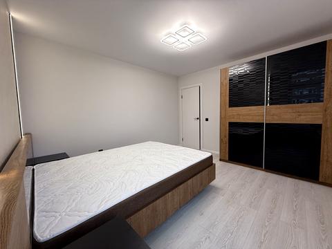 квартира по адресу Академика Сахарова ул., 8