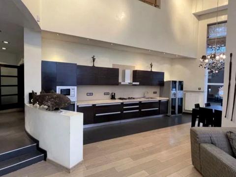 будинок за адресою Молодіжна