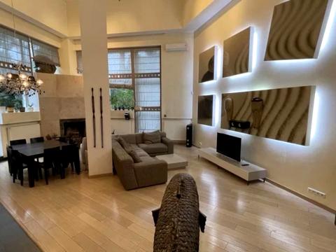 будинок за адресою Молодіжна